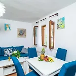 & Mara & Petrunjela 4* تْسافتات