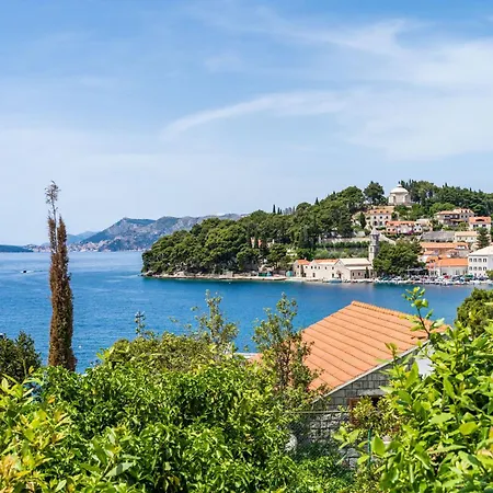 & Mara & Petrunjela Cavtat