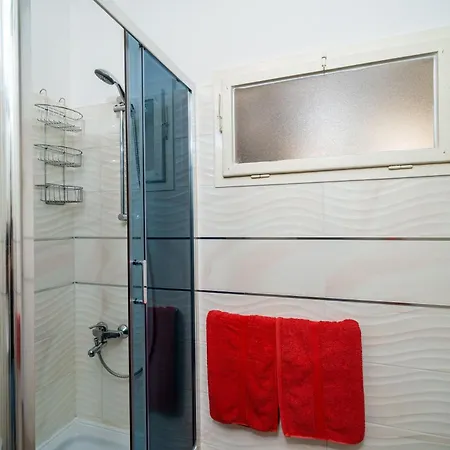 Pensionat & Mara & Petrunjela 4*