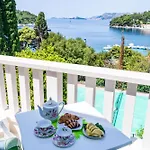 Πανσιόν & Mara & Petrunjela 4*