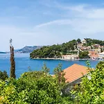 & Mara & Petrunjela Cavtat
