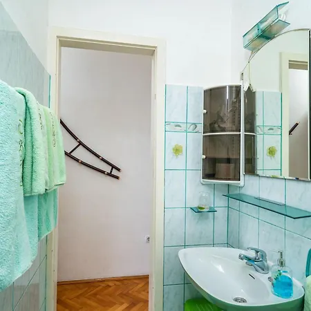 & Mara & Petrunjela Guest house
