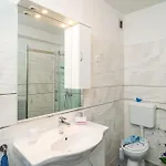 & Mara & Petrunjela تْسافتات
