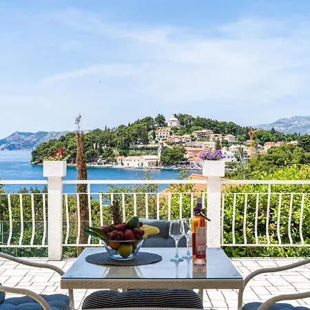 招待所 & Mara & Petrunjela 察夫塔特